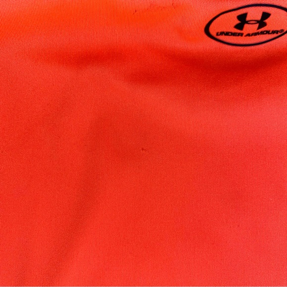 SOLD Under Armour HEATGEAR Size 6 Tee - Picture 4 of 8